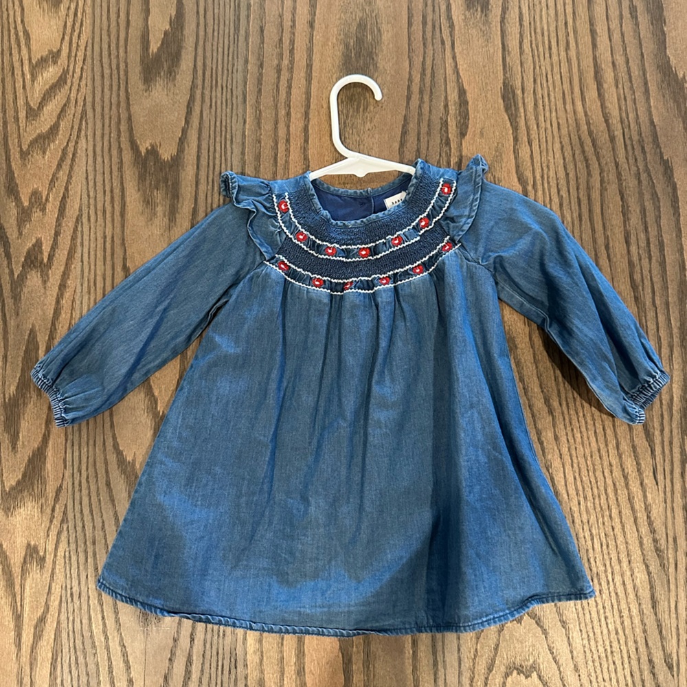 GAP chambray smocked dress 12-18m